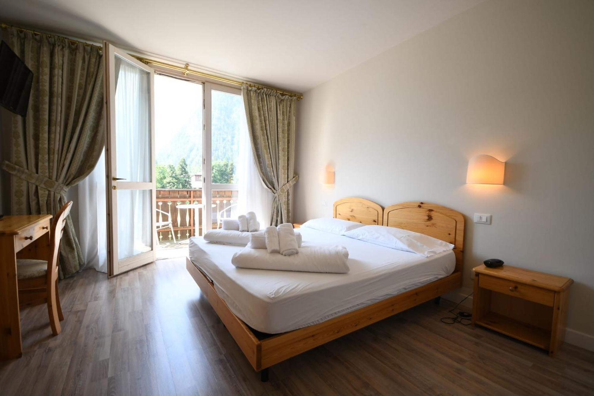 Hotel Saisera วาลบรูนา ภายนอก รูปภาพ