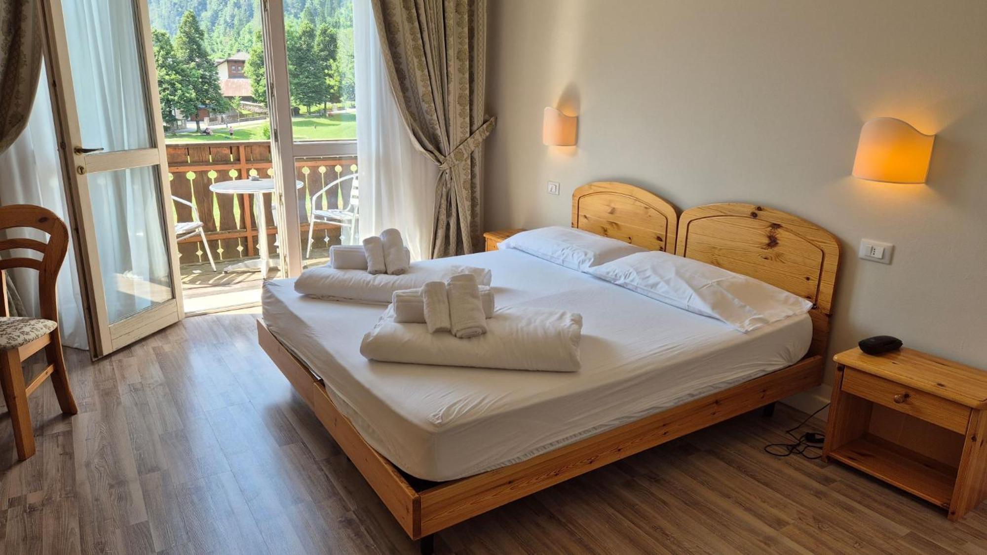 Hotel Saisera วาลบรูนา ภายนอก รูปภาพ